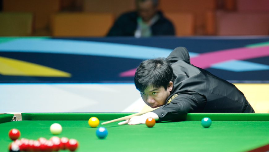 英锦赛最离谱争黑大战诞生 雷佩凡匪夷所思呲杆 空气击球直接判负