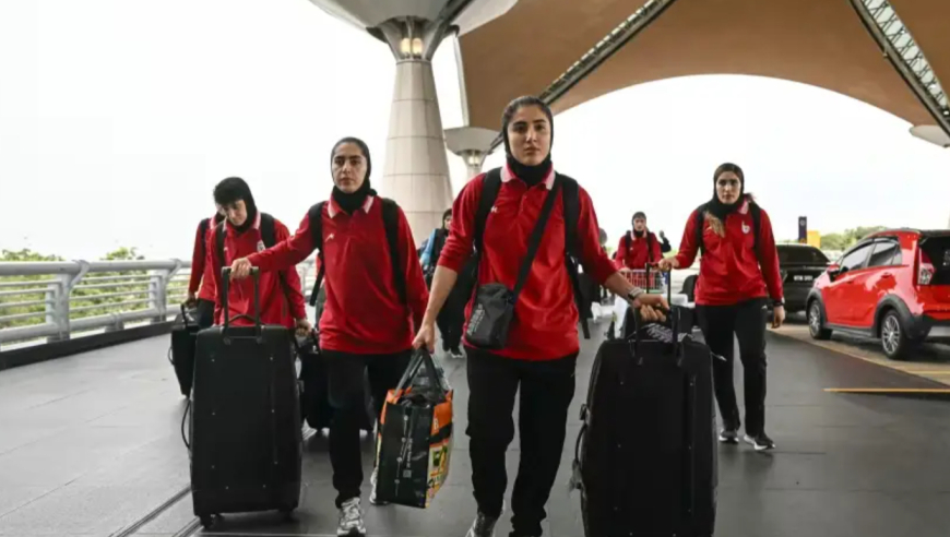 拒唱国歌的伊朗女足：回国还是留澳，面临艰难抉择