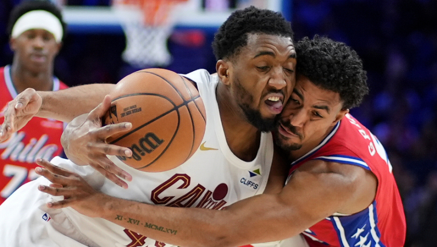 骑士76人决胜时刻：马克西关键绝平 莫布利两罚一中后又扣篮绝杀