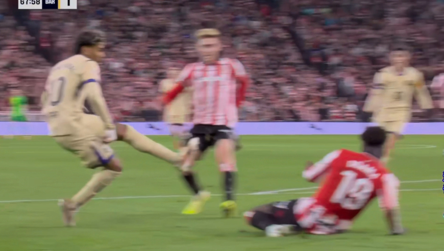 太帅！还原亚马尔1V4世界波秒杀激情滑跪，对手人仰马翻看呆了