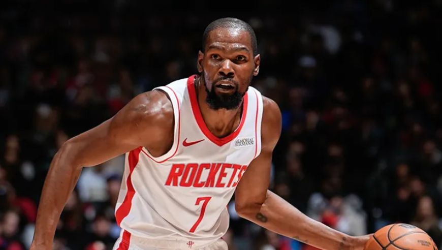 骑士无缘逆转！申京28+11杜兰特犯大错，米切尔21+3，火箭奇兵立大功