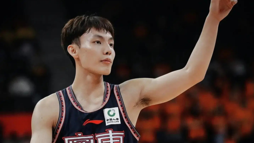 篮不住嘴｜徐杰22分对比高诗岩6中0太讽刺 国家队需给他河村级角色