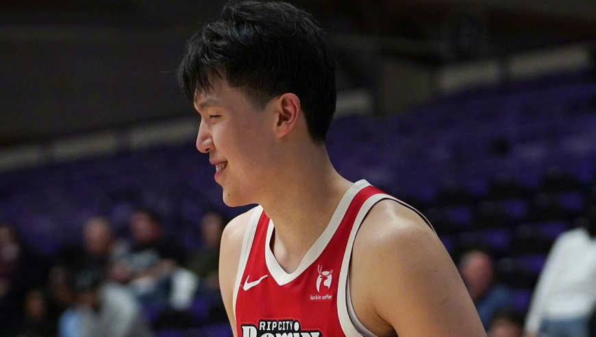 杨瀚森14+11集锦：不看人妙传如约基奇 关键补篮杀死比赛