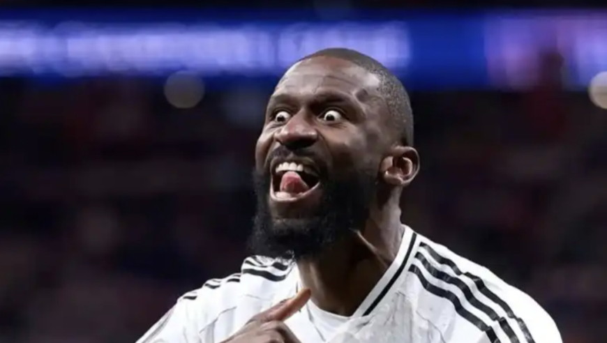 丢人！皇马输球又输人：头号恶犯叒暴力犯规 18岁天才辱骂裁判染红