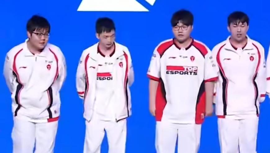 TES战胜WBG！ 新赛季首胜！JackeyLove督战TES真有用！换上队服为TES加油：说了就在今天！Breathe赛后比哥哥还高兴！