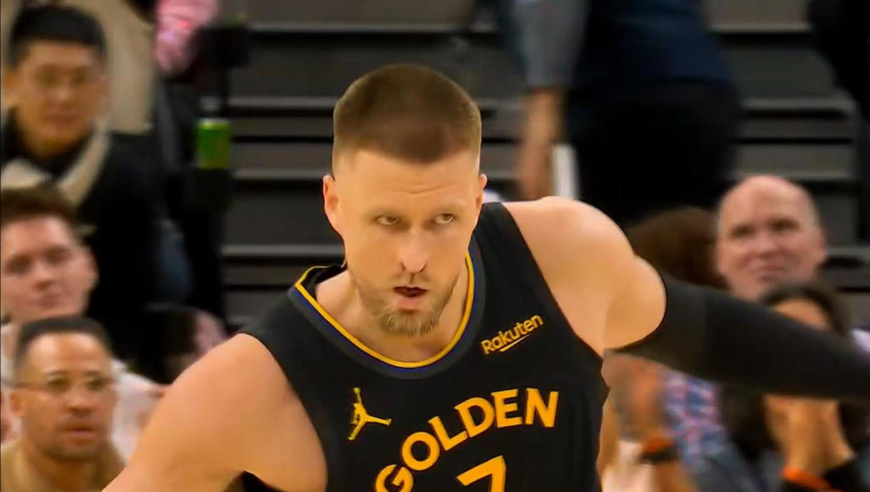 逆天！完全残阵勇士末节狂轰15-0疯狂追分 波尔津吉斯命中招牌三分