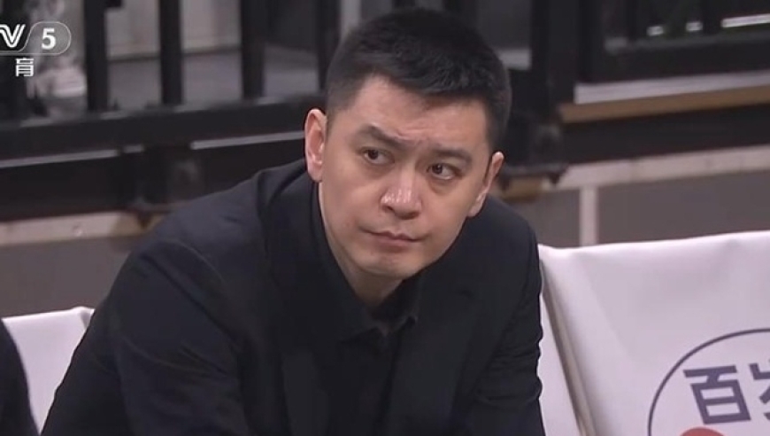 4连败！5连胜！CBA悲喜夜：辽宁惨败上海，两大旧将反戈，杨鸣输麻了