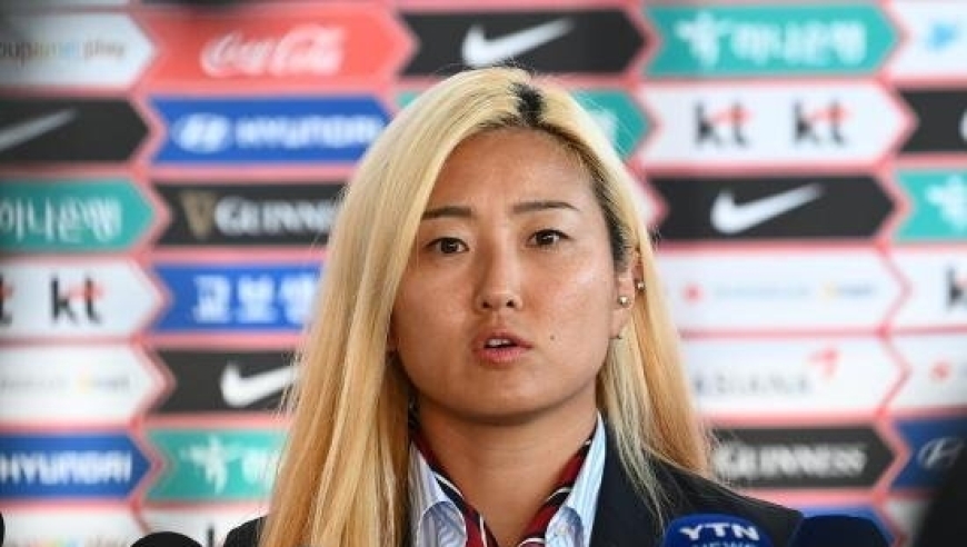 韩国女足老将眼红中国队穿顶奢西服遭批 韩网友：成绩不行还要求多