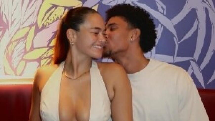 亚洲杯MVP！加洛韦女友也是澳洲球手 身材真的顶