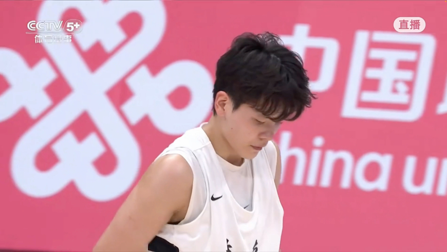 杨舒予杨力维洒泪！广东最后已经示意不打 高颂仍然上前凶狠拼抢