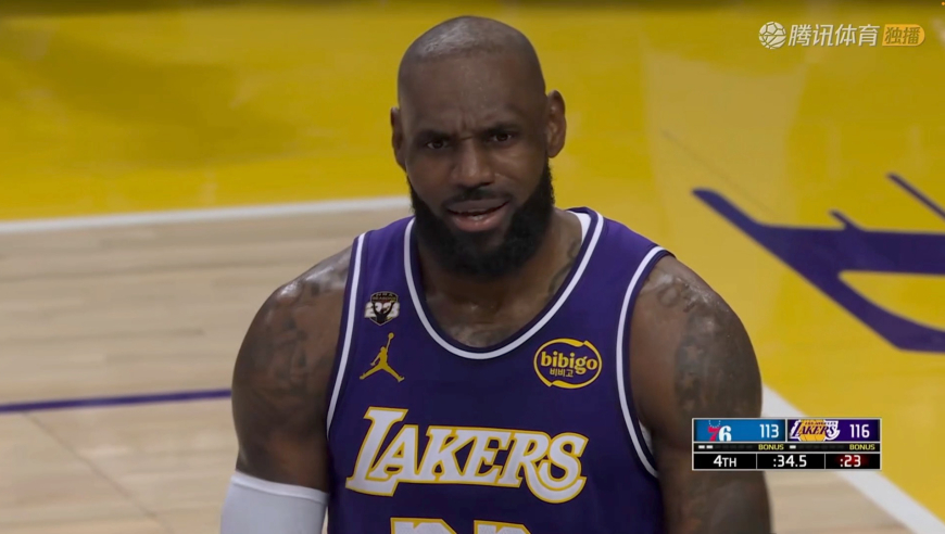 湖人76人最后1分钟：詹姆斯战斧劈扣后传球失误造险