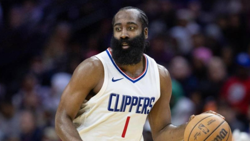 哈登本赛季已经砍下1058分，那库里、詹姆斯、杜兰特呢？