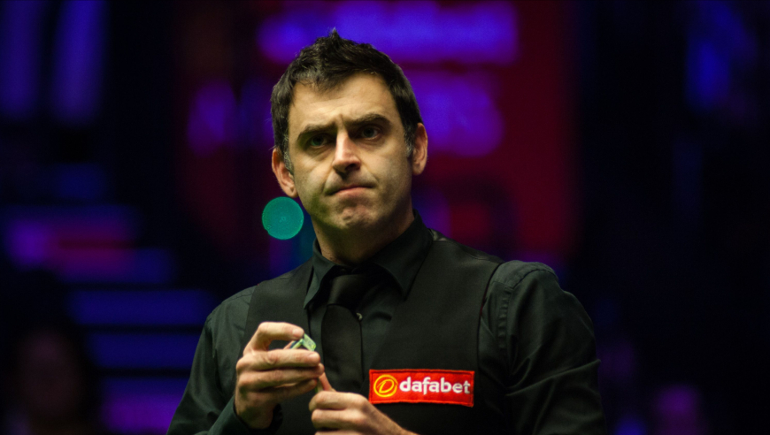 体坛名场面｜赛点被超7分剩2颗球，黑球牢牢堵袋口，为首冠逼出神操作