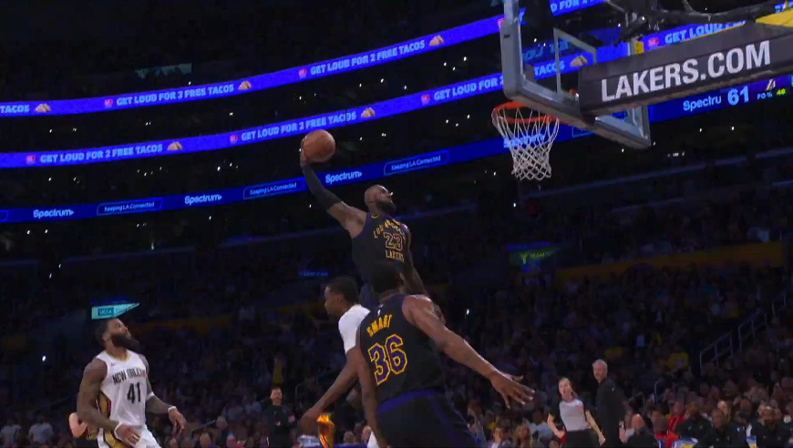 4日NBA官方十佳球：斯玛特空接助飞詹姆斯 杰伦格林融化风雪单手劈扣