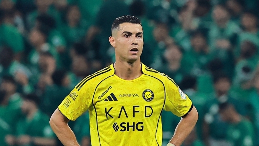 足坛一夜动态：C罗遭欠薪继续罢赛！J罗官宣加盟美职联 姆巴佩获最佳