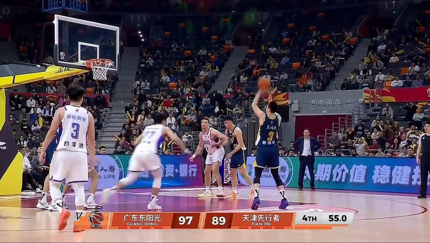 广东天津生死时刻：胡明轩连造犯规杀死比赛 谷泽浴续命三分不中