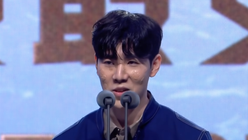 TheShy脸怎么了？TheShy现身全明星，脸上似乎有伤痕