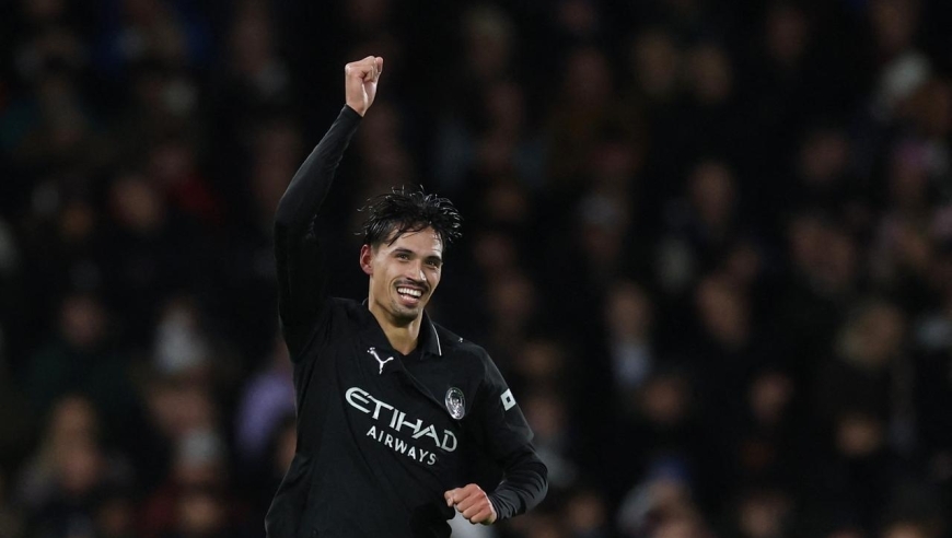 随着曼城5-4险胜，热刺2-2绝平，英超最新积分榜：曼城逼近榜首