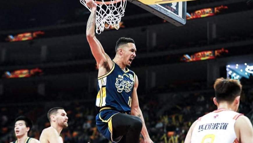 深夜12点！抖音体育公开向广东队道歉，解说员用词不当遭终止解说