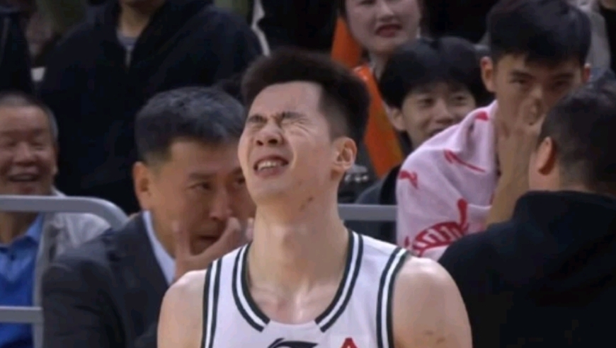 CBA疯狂一夜：三场比赛惊现两场加时！超级爆冷+亚军翻车，这开局太炸裂