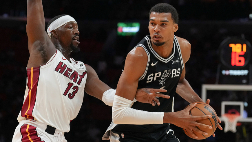 9日NBA官方十佳球：文班亚马逆天双手背扣 申京死亡隔扣乐福