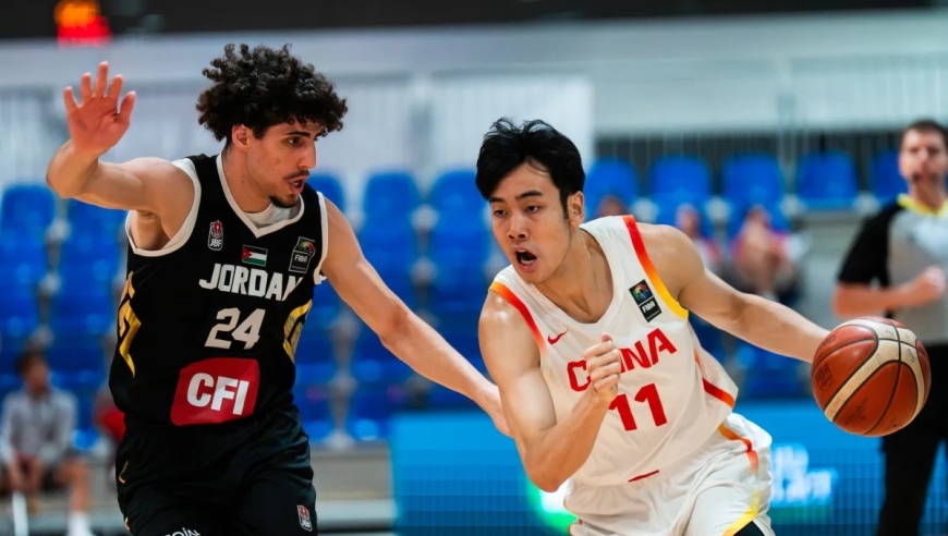 U19男篮世界杯：中国大胜约旦获首胜 张博源22+8杨溢17助攻创历史