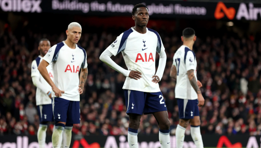 英超要夺冠？阿森纳10分钟连轰三球，热刺防线碰不到球恐怖压制力