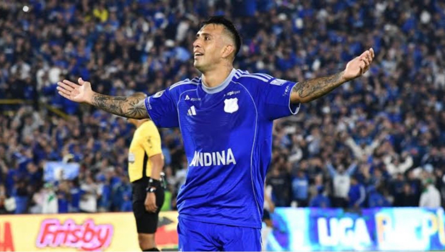 足坛同夜五佳球：南球杯60米超远距离吊射PK女足亚洲杯无解神仙球