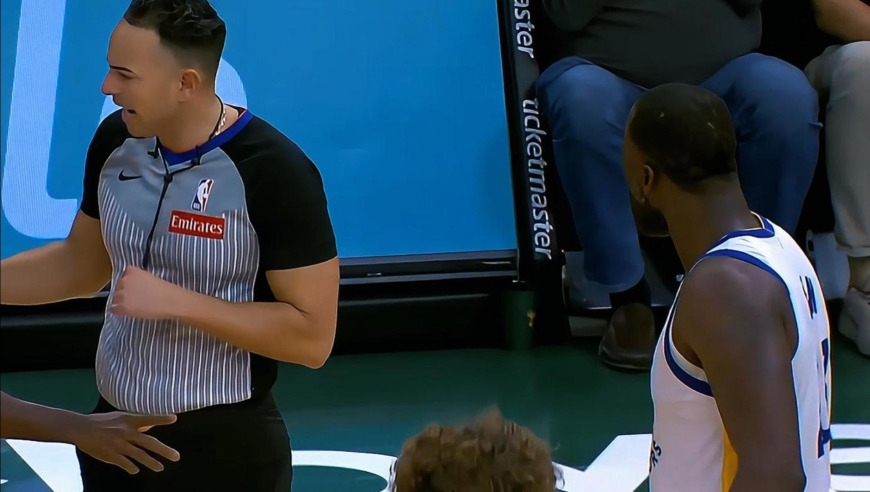 夸张！勇士末节仅40秒时间被连吹4次犯规 追梦格林怒喷裁判