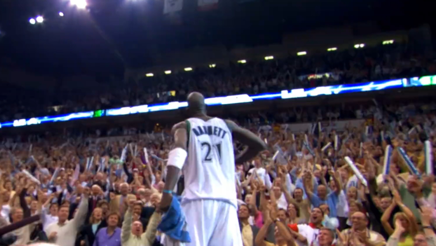 生日夜抢七大战！狼王天神下凡，居然是为了已故的兄弟｜体坛记忆