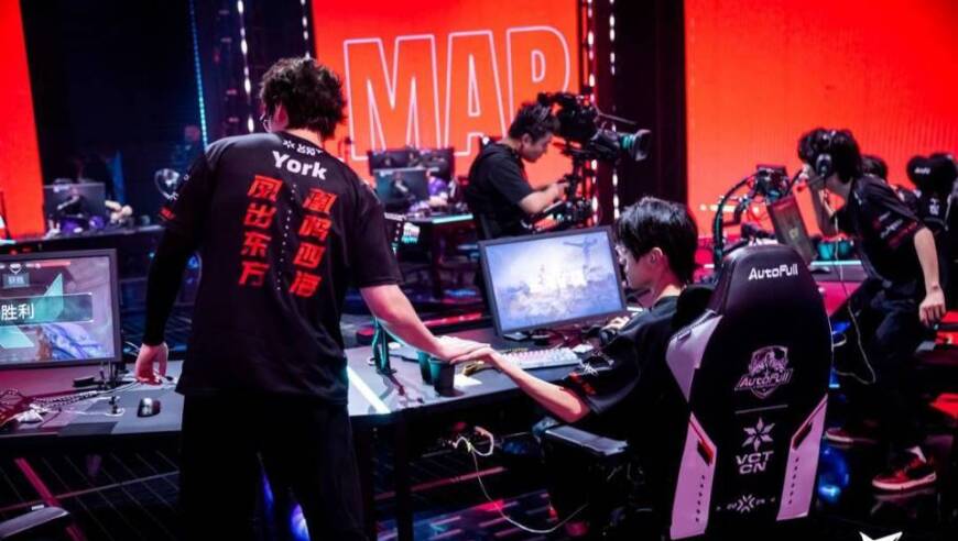 FPX夺得2025无畏契约进化者杯系列赛终章冠军