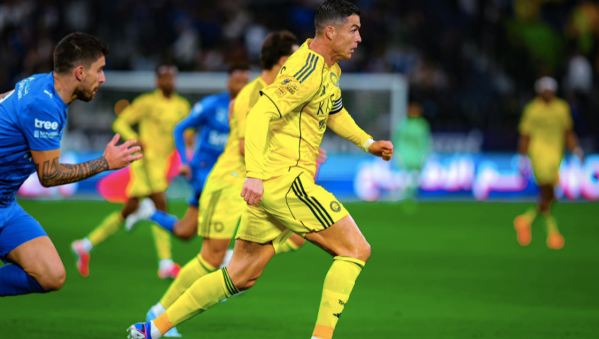 德比剧情拉满：C罗率先破门 后卫两送点 门将丢球后染红 胜利1-3新月