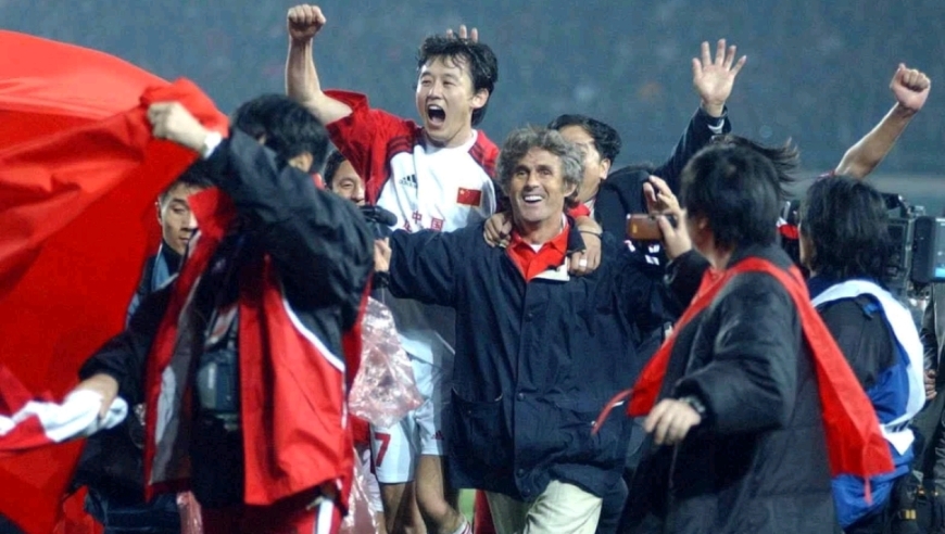 “倒贴钱”也不用！米卢主动请缨执教08国奥，为何遭足协强硬拒绝？