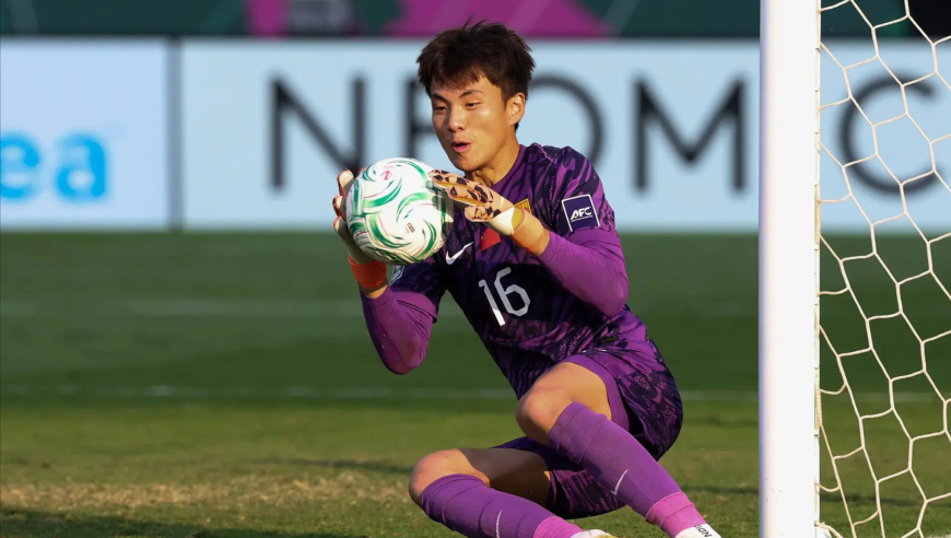 李昊本届赛事扑救合集：5场贡献28次扑救+力保城门480分钟不失