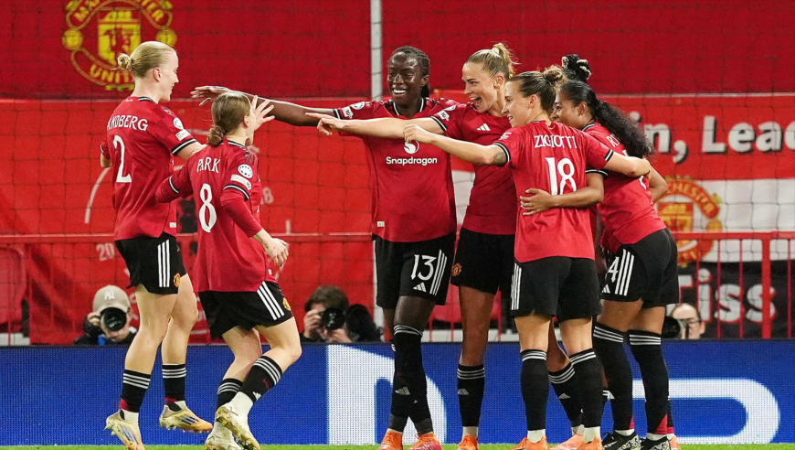 节奏真快！欧冠女足曼联2-1巴黎激情对攻：暴力世界波+强吃一条龙