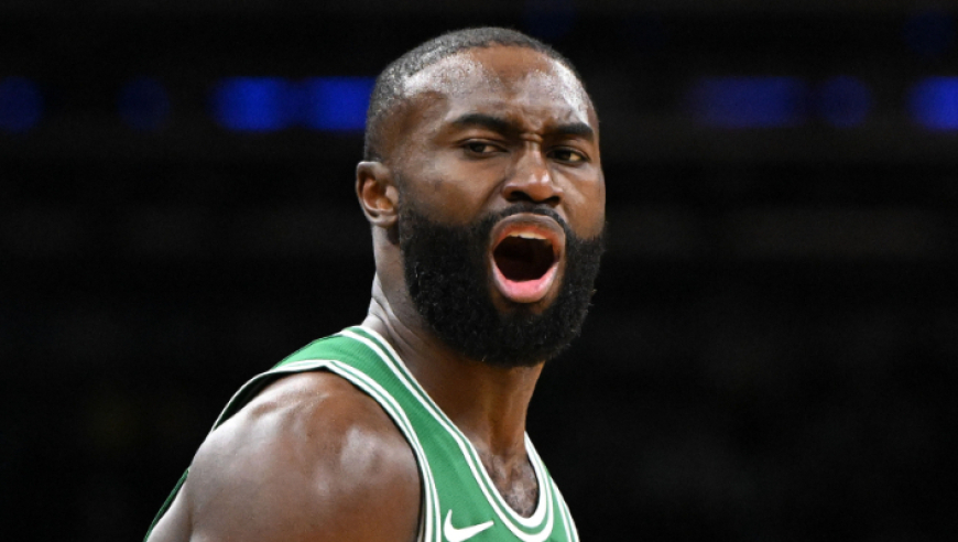 4-20！28次出手0罚球！布朗炮轰裁判，绿军酝酿大交易