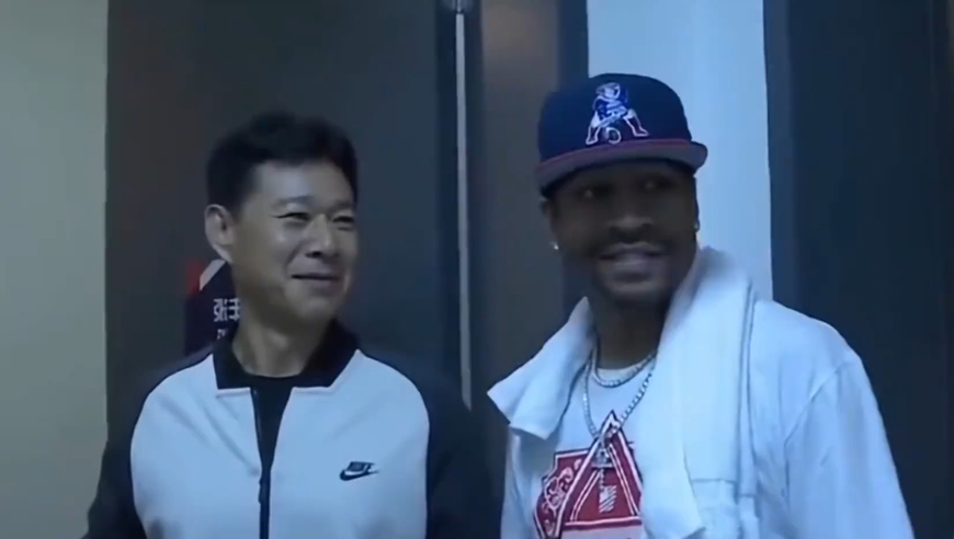 NBA球员中国行有人捞金，有人回馈球迷！