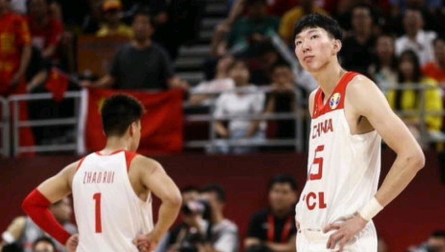 6年前中国男篮全场三分32中6+罚球24中10！周琦9中1+罚球5中0