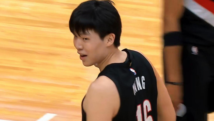 首分来了！杨瀚森保护球权篮下转身勾手得分+防守再立功作用拉满