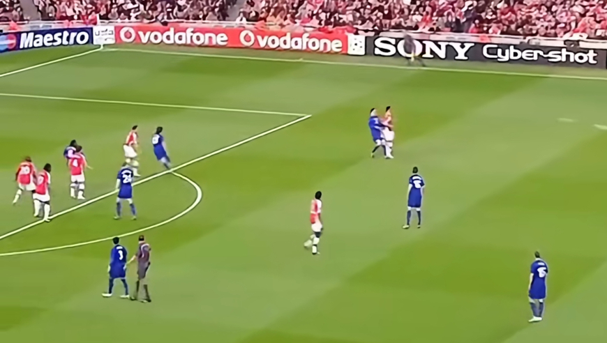 体坛记忆｜C罗石破天惊的一球40米超远任意球震惊众人！