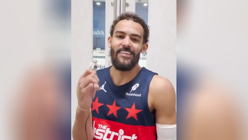 群魔乱舞！奇才众将模仿致敬沃尔标志性舞蹈 新援吹杨也加入了