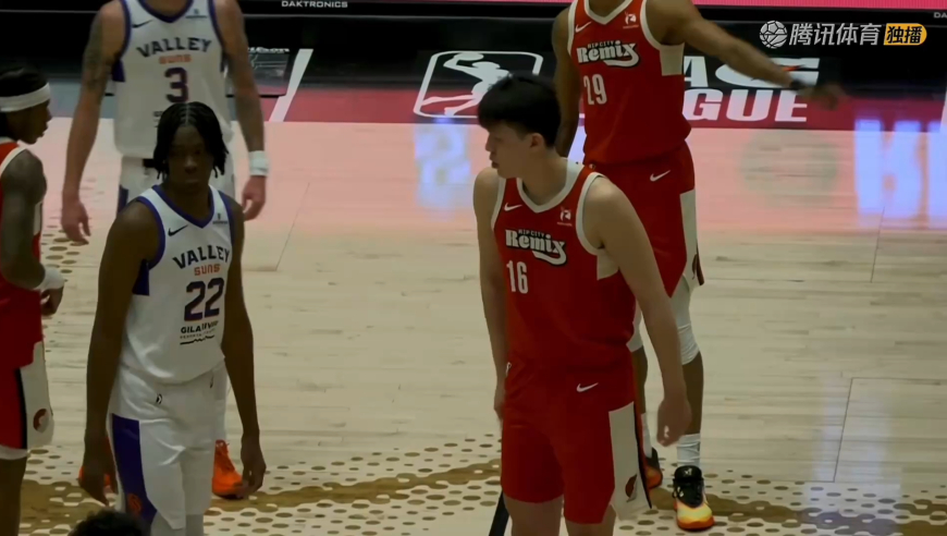 杨瀚森首节表现回顾：4分2篮板2助攻 篮下梦幻脚步得分