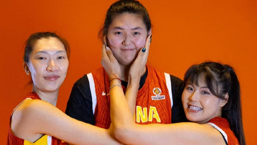 女篮三中锋对比利时集锦：张子宇20+11 韩旭、李月汝合砍13分