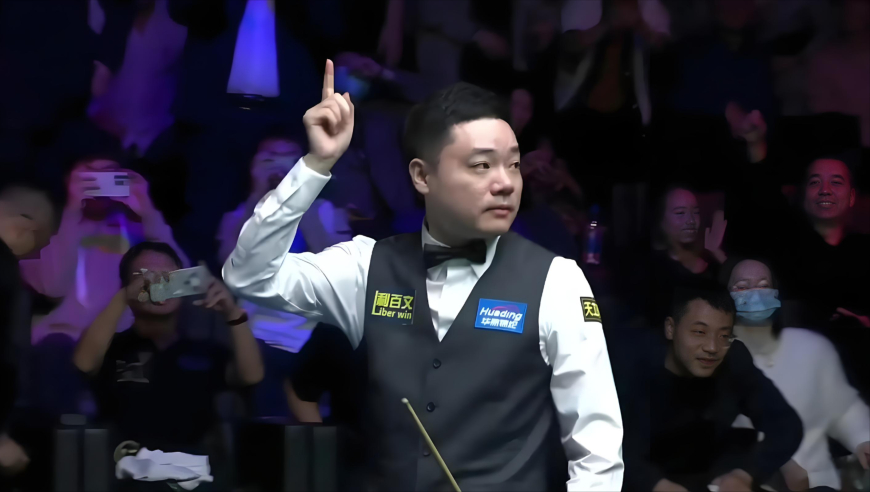 斯诺克巅峰对决！丁俊晖连做极致防守，罗伯逊手握赛点被生生逆转｜体坛记忆