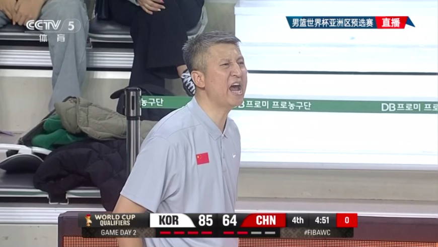 最后3.1秒，中国男篮落后14分，韩国主动示意不打了，请注意郭士强！