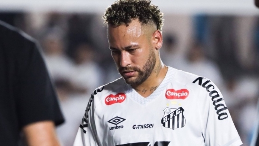 足坛一夜动态：内马尔安东尼落选巴西大名单！39岁阿根廷前国门退役