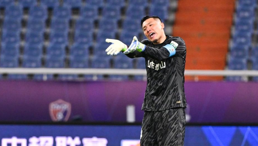 火气很大！王大雷两度暴怒：怒吼队友被爆射丢球后疑飚国骂