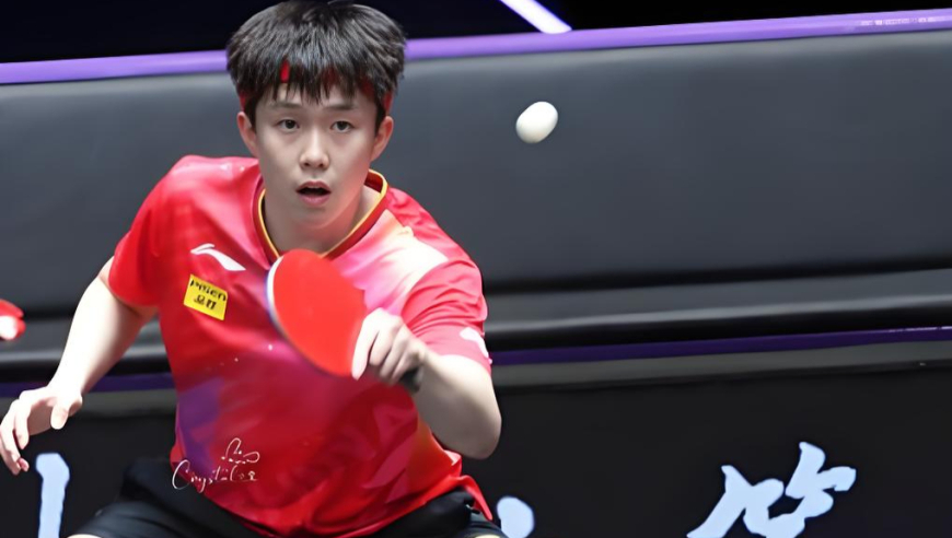 张本智和赢球怒吼全场，反被王楚钦沉默4比2打崩心态，中国乒乓的守护者｜体坛记忆