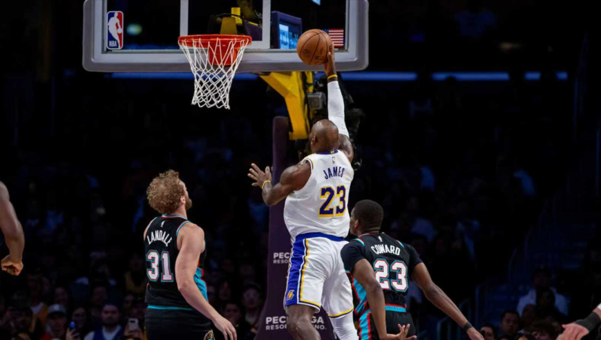 Top时刻 | 5日十佳球：詹姆斯跟进暴扣 布克大心脏三分准绝杀