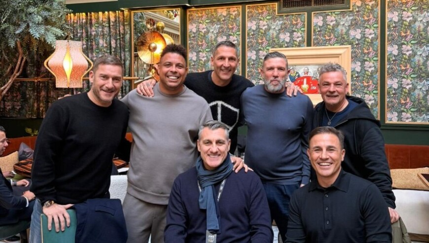 爷青回，维耶里社媒晒与大罗、巴乔、托蒂、卡纳瓦罗等人合照